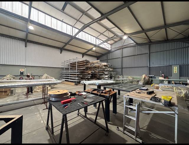 790M² WAREHOUSE TO LET IN STRAND INDUSTRIA